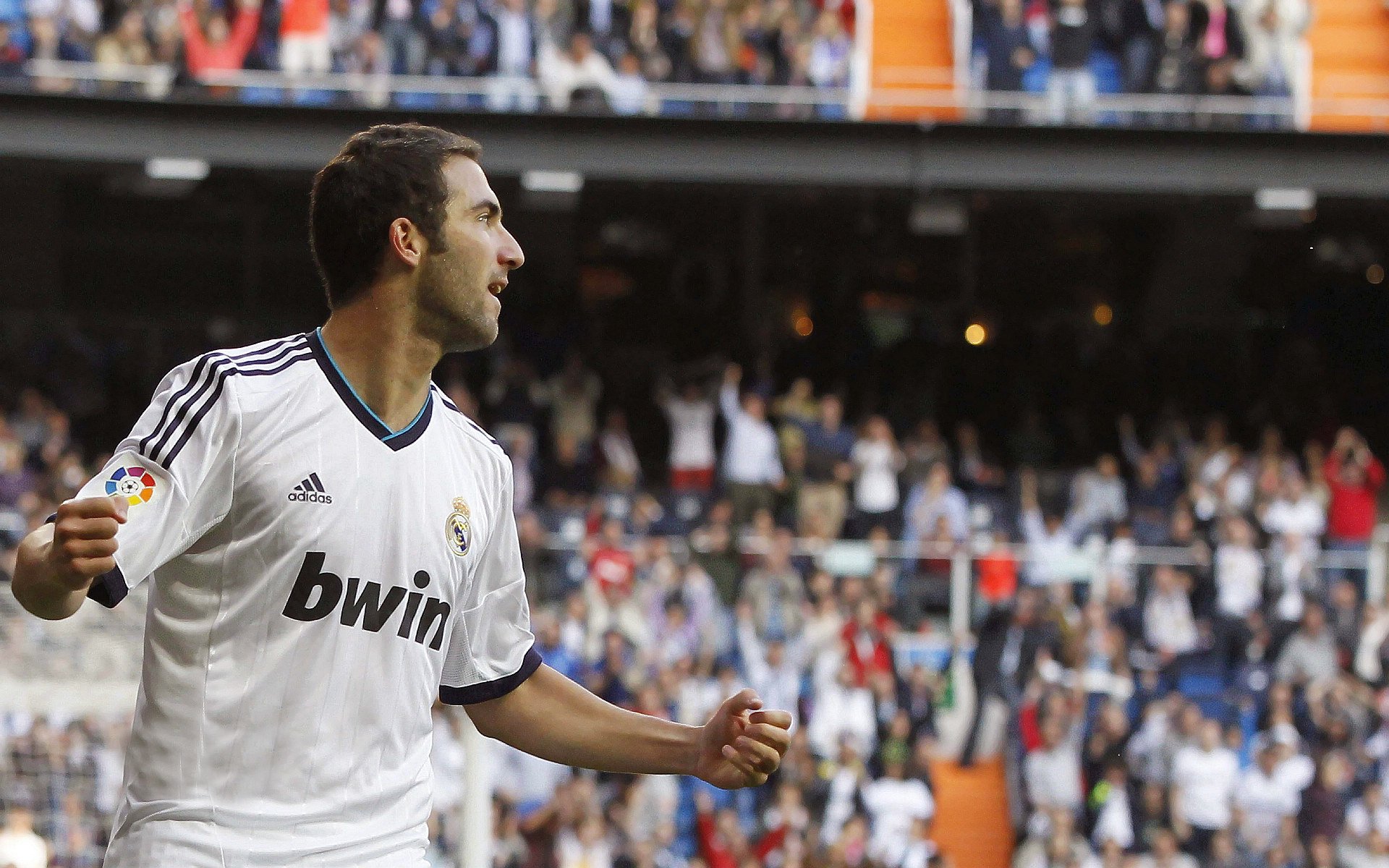 《电竞内容创作:视频、直播、短片的多维度发展》,电竞视频制作